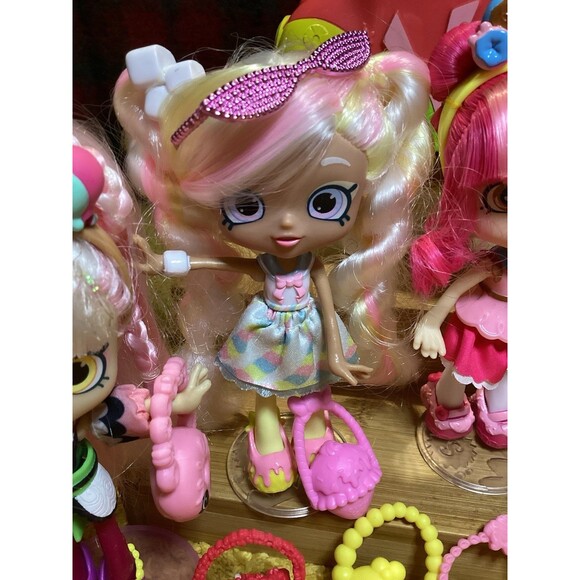 Shopkin Dolls & Ice Cream Truck Lot Over 30 Items By Moose Toys Great Condition - Picture 4 of 16